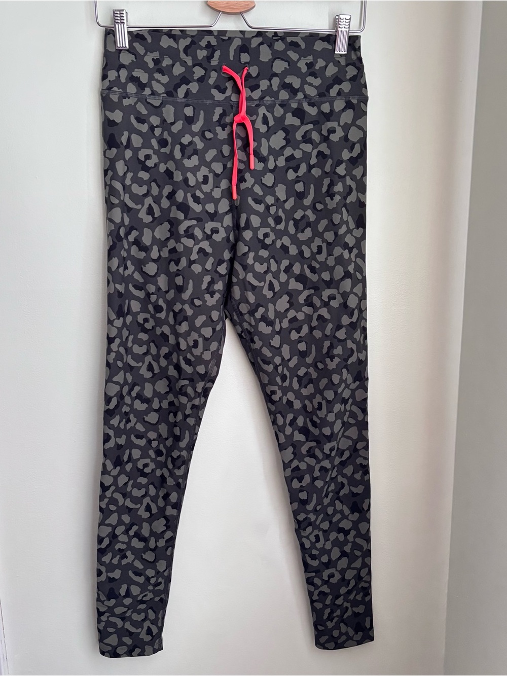 Sarah’s day x white fox Leopard Print Leggings with Pink Drawstring size L